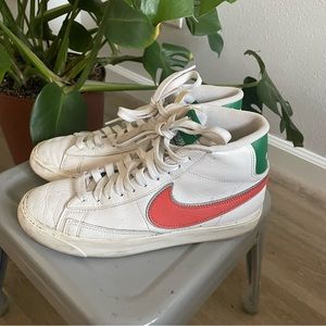 NIKE BLAZER MID "Stranger Things - Hawkins High School" WMNS6.5/MENS 5